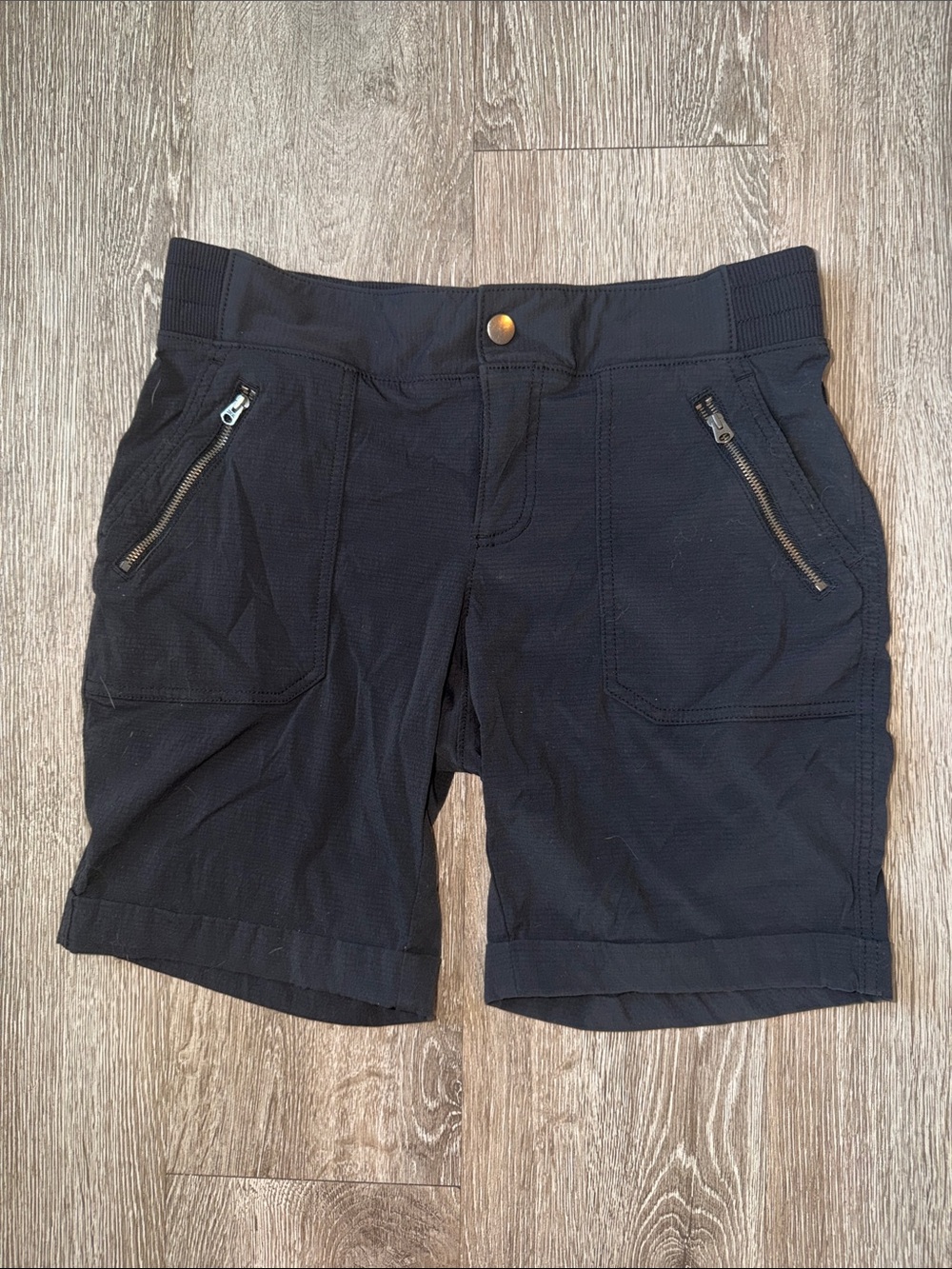 Athleta ripstop Trekkie Black Zip-Pocket Bermuda Shorts outdoors athletic 8